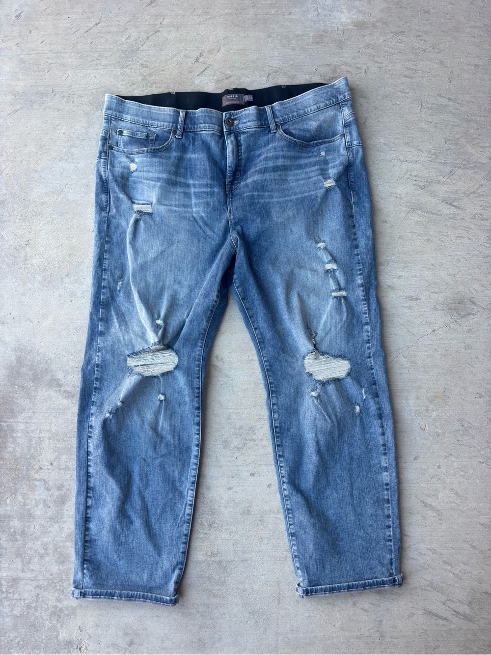 Torrid Bombshell Straight Leg Distressed Jeans – Size 28R